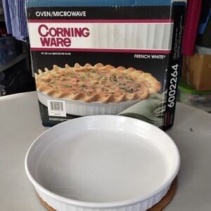 Vintage CorningWare French White Quiche/Pie Plate 10"/25 cm Classic Americana
